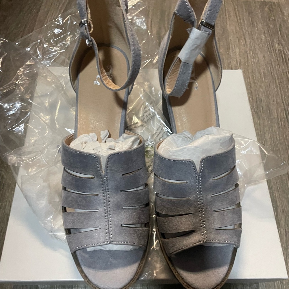 Chic Gray Women's Sandals